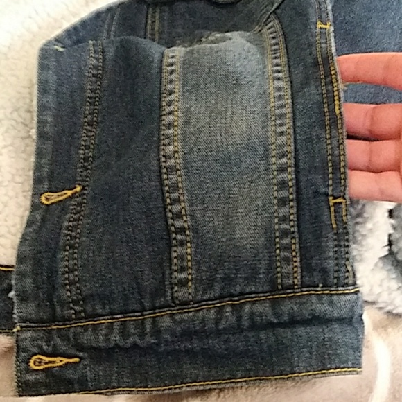 Awesome Jean jacket with white fur inside!!! - Picture 4 of 5